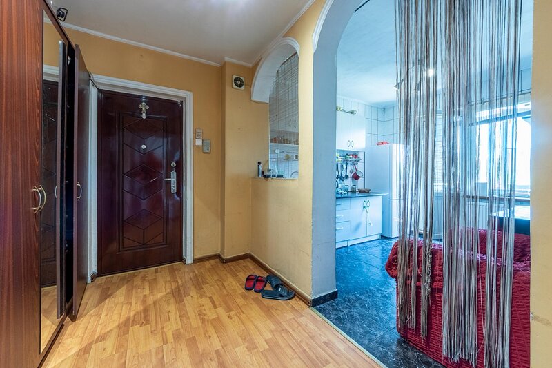 Piata Sudului, spitalul Bagdasar, 3 camere. decomandat + loc ADP