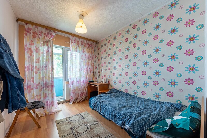 Piata Sudului, spitalul Bagdasar, 3 camere. decomandat + loc ADP