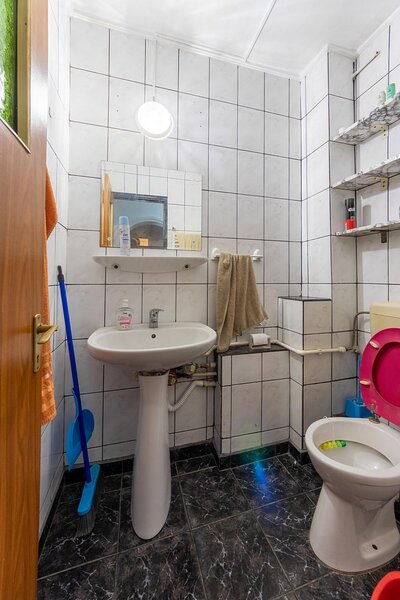 Piata Sudului, spitalul Bagdasar, 3 camere. decomandat + loc ADP